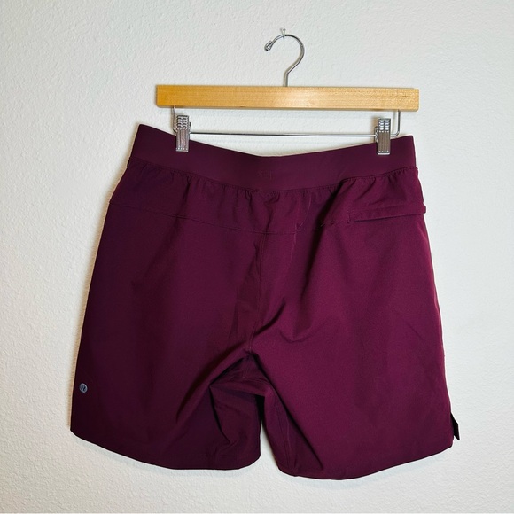 Lululemon Men's Burgundy Shorts Size Medium - Picture 3 of 4